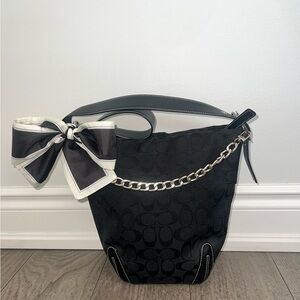 ✨ Host Pick ✨ Coach Black Signature Shoulder Bag